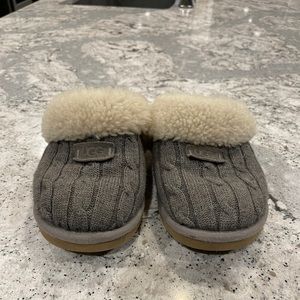 Ugg slipper size 10